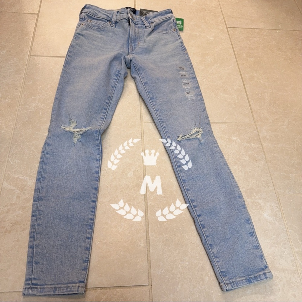 Gap Women Denim Light Blue Mid Rise Super Skinny Jeans Universal Legging